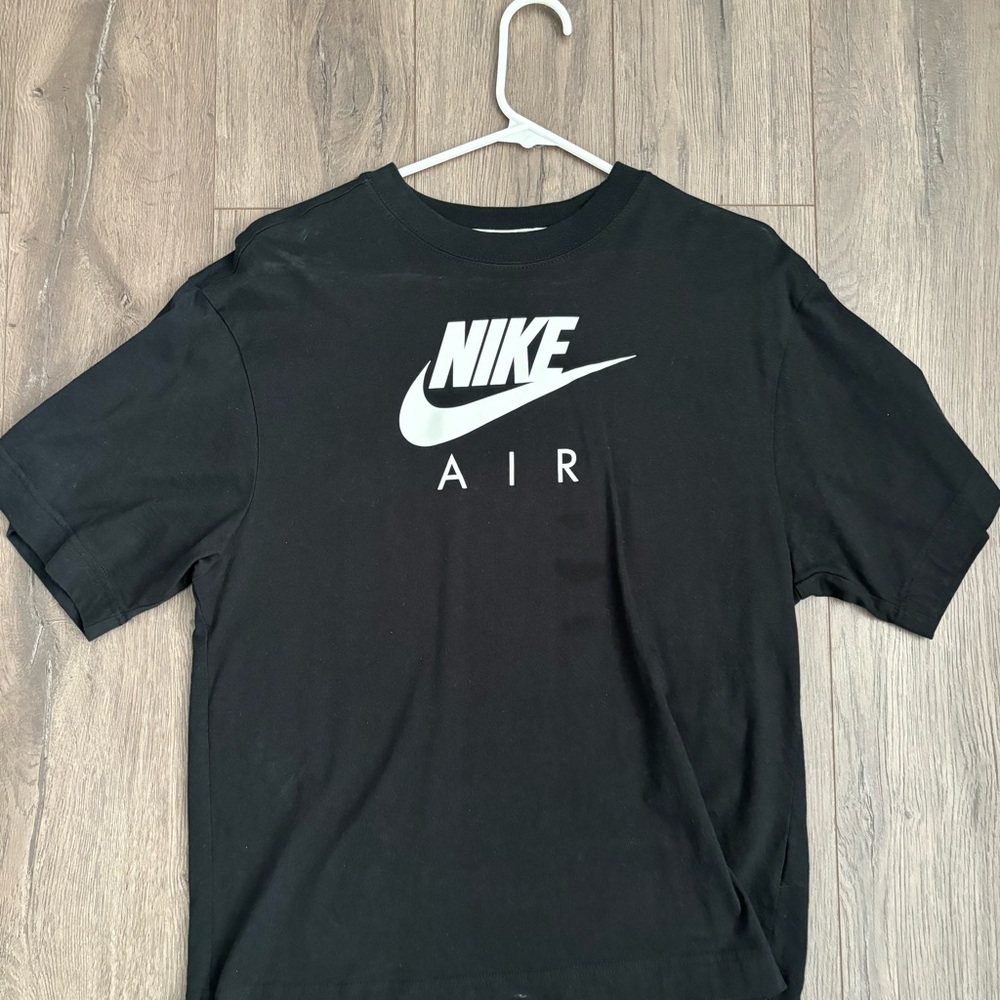 women’s nike tshirt